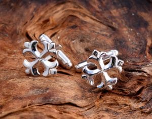 A pair of sterling silver cross patonce cuff links by Mallards